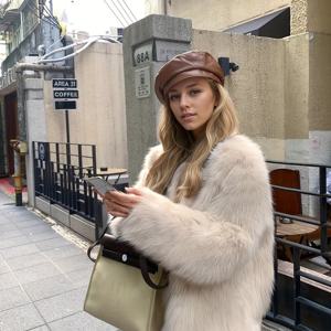 TEMU 여성용 브이넥 인조 코트, 새로운 영한 스타일, 우아하고 활용도 높은 인조 토카 플러시 코트, 추운 날씨 보호를 위한 도톰한 원단, 패셔너블한 출퇴근용 고급 털