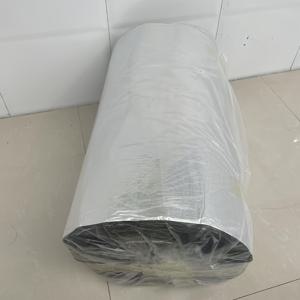 TEMU 10mm 두께, 50cm 폭, 500cm 길이의 자체 접착식 은색 알루미늄 호일 방음 단열재 롤입니다. 크라프트 종이 재질의 뒷면이 있습니다. 이 자동차 단열재는 SUV를 포함한 다양한 차량에 적합합니다.