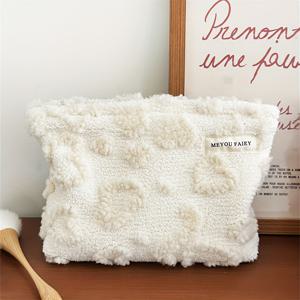 TEMU 플러시 램브 하트 메이크업백, 여성을 위한 필수 여행용 수납가방 – & 화장품 파우치 with Zipper, 여행 필수템, 달콤한 스타일의 포켓, 세련된 코스메틱백, 내구성 있는 지퍼형, Lightweight Organizer, 선물로 딱! 뷰티 애호가 추천