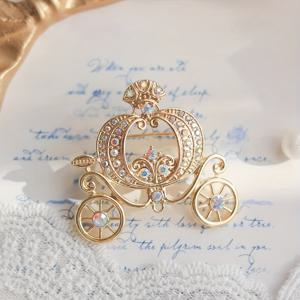 TEMU 여성용 럭셔리 할로윈 호박 카트 브로치 - 귀여운 만화 호박 카리지 코사지 핀, 반짝이는 악센트, 튼튼한 아연 합금, 파티 및 캐주얼 착용에 완벽, 할로윈 액세서리