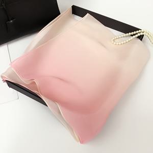 TEMU 세련된 핑크 앤 화이트 여성용 실크 스카프 (25.29인치). 100% 모란사에 제작되었으며, 가볍고, 패셔너블하며, 통기성이 좋습니다. 일상적인 목 장식, 외출, 데이트, 직장 등에 적합하며, 우아함과 세련성을 발산합니다.