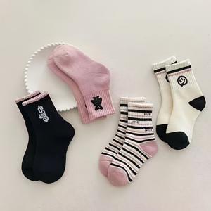 TEMU 여름/겨울용 여아용 미드 카프 양말 4켤레 - 및 곰돌이 패턴 디자인, 따뜻하고 두꺼운 디자인으로 추운 날씨에 적합하며 할로윈 또는 크리스마스 선물로 완벽합니다.