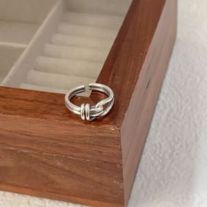 TEMU 여성을 위한 심플 스타일 매듭 반지, 패셔너블한 한국 스타일 비즈니스 캐주얼 손가락 반지, 작고 독특한 매듭 디자인, 검지 손가락용 사이즈 조절 가능