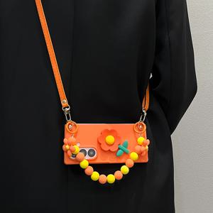 TEMU 휴대폰 케이스 - 투피스 스킨 필 - 생생한 오렌지 + 입체적인 오렌지 꽃 + 오렌지-노란색 꽃 캔디 비즈 핸드백 + 오렌지 가죽 크로스바디 휴대폰 케이스 Z Fold 7 Z Fold 6 Z Fold 5 Z Fold 4 Z Fold 3