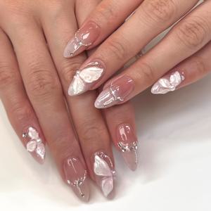 TEMU 24개입 플라워 프레스온 네일 아몬드형 아크릴 네일 미디엄 글리터 그라데이션 디자인 누드 컬러 네일 3D 플로라 나비 & 라인스톤 우아한 스타일 여성용 데일리 웨어 페스티벌 파티용