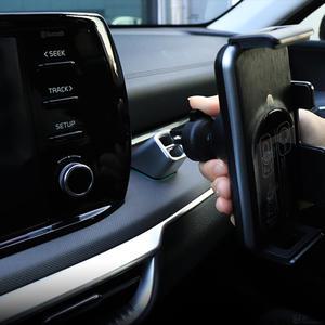 더뉴 그랜저HG IG 대쉬보드 스마트폰 무선충전기 마운트 클립 핸드폰 홀더 거치대 용품