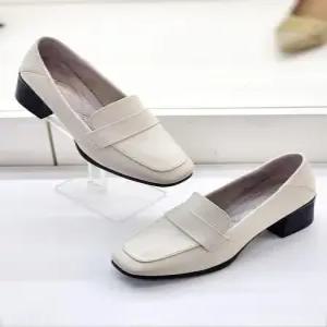 세레스 세이브존03 코제트 여성 스퀘어토우 샌드베이직 단화 로퍼힐 (5cm) AGC4P22Y5L