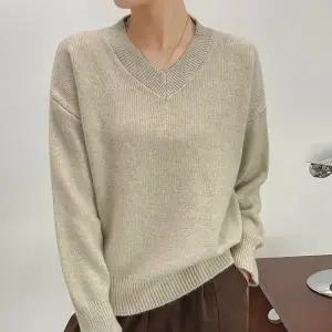 가을겨울용 에이플심플 V넥 데일리 긴팔 니트