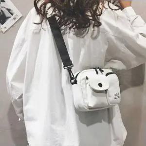 미니백 핸드폰 가방 크로스백 틴트 여행 코디