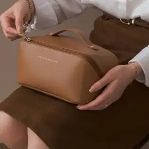 빅사이즈파우치 빅 사선 파우치 러블리 디자인 수납 공간 외출 대용량