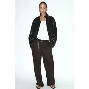 [국내배송정품] ZARA 페이크 레더 패딩 봄버 재킷 - 블랙