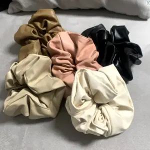 buyus  5컬러 빅사이즈 인조가죽 곱창밴드 풍성한 레더 머리끈  굿딜 브이숍 illo001