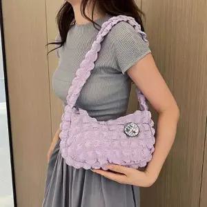 여자 주말 나들이 데이트 룩 퀼팅 구름 숄더 백 가방 캐주얼보세가방