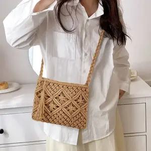 여성 20대 데일리 니트짜임 스퀘어 미니 크로스백 니트크로스백 예쁜여성핸드백