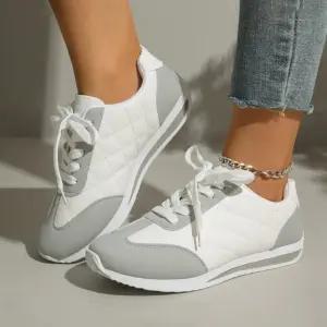 여자 세련된 퀄팅 레더 배색 디테일 빅사이즈 스니커즈