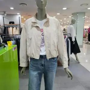 시슬리/애플아울렛/젤로 모크넥 크롭 점퍼 SAJPC4431