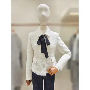 갤러리아 [케네스레이디](E509) 로즈 타이 트위드 자켓 (EWJKPL0300)