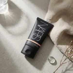 나스 퓨어 래디언트 틴티드 모이스춰라이저 SPF30PA+++