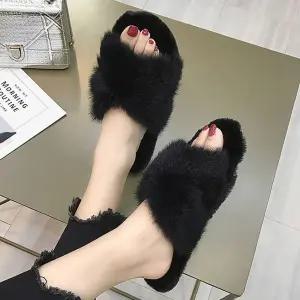 겨울 여성 사무실 페미닌룩 오피스룩 슬리퍼 토끼털 여자오피스룩 블로퍼 인조 룸슈즈
