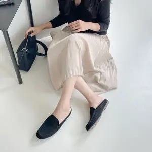 디자인의 미니멀 베이직 블로퍼 5FW 스타일 심플무드 활용도 모던 미니멀 여성화 블로퍼 트렌디 베이직