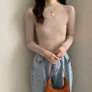 여성 IE65WW04 날씬핏 가을 겨울 반목 폴라티 긴팔 니트티 이너