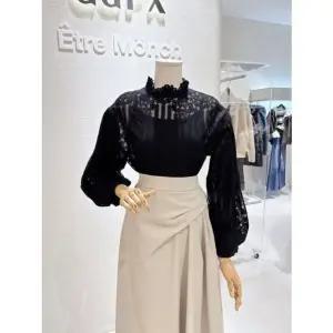 [갤러리아] 나시세트 자수 블라우스(Q2SH002B)