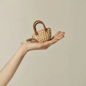 [헬렌카민스키](대구신세계)[공식] 헬렌카민스키 암파라 라피아 크로셰 참 HXSAAC01810