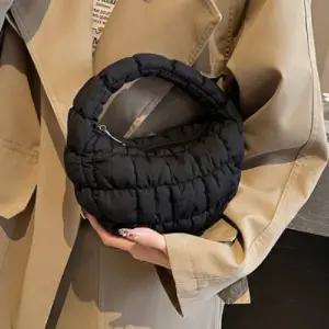 귀여운 초미니가방 핸드백 패딩백 퀄팅백 구름가방 손가방