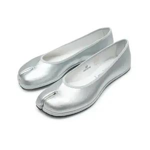 드로게리아 크리베리니 타비 클래식 메리 제인 실버 레더 FTCL-NP-OO-SLX