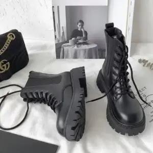 CCS7DC4여성 통굽 레더 빅사이즈 앵클 워커 부츠 데일리 트렌드