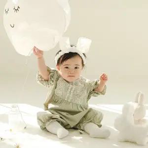 싱그러운 꽃잎이 흩날리는 여름날에 우리 아가랑 - 아기 반팔 바디슈트