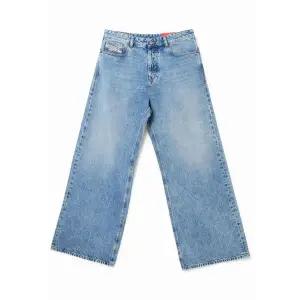 [디젤] 라이트 블루 데님 진 130290170