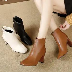 [굿쇼핑몰]3컬러 여성 슬림핏 스퀘어 킬힐 앵클부츠 8cm