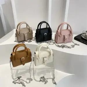 여성 가을 슬림핏 미니백 겸 숄더 백 체인 패피3