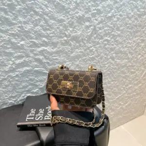 여사친 캐주얼 가을 크로스백 체인 숄더 페미닌한 스퀘어백 미니백 패피3