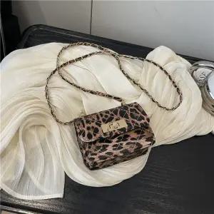 여친 가을 오피스룩 미니백 크로스백 숄더백 올해 가방 패피3