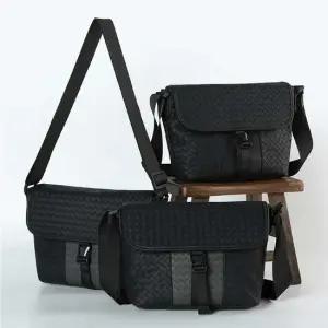 위빙 기법 데일리 크로스백 덮개형 버클 내부 포켓 옆으로매는가방 학생메신저백