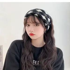 여자 멀티 방한 마스크 4IN1 마스크반다나 헤어밴드 방한마스크 여성반다나 겨울반다나