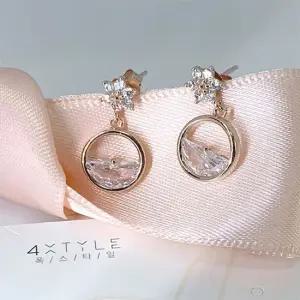 925 Silver) 눈꽃 드롭 라운드 귀걸이 크리스탈귀걸이 럭셔리귀걸이 블링 큐빅