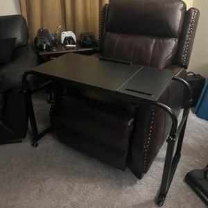 바퀴가 달린 오버베드 테이블 병원 및 가정에서 사용할 수 있는 높이와 길이 조절 가능한 침대 위의 노트북 책상 카트