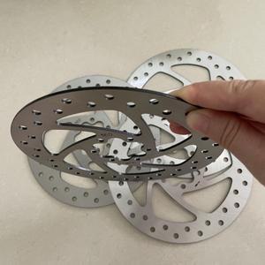 Kaabo Wolf Warrior 전기 스쿠터 용 호환나사 대각선 44mm가 160mm 6 홀 라운드 브레이크 디스크 스테인레