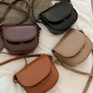 라운드 플랩 데일리 컴팩트 크로스백 가방 6SS