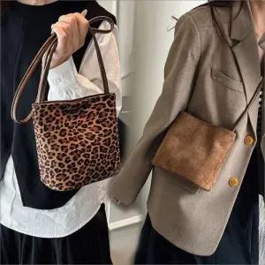 여자 프렌치무드 가방 크로스백 스웨이드 미니 버킷백