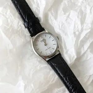 CASIO 블랙 레더 카시오 시계 여성시계 여자시계 손목시계 여자손목시계 여성손목시계