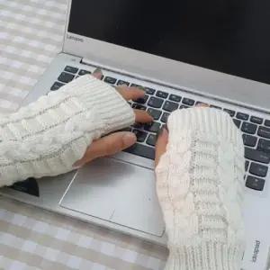화이트 니트 손워머 사무실용 팔토시 손목 핸드워머 손토시 손가락없는 털토시