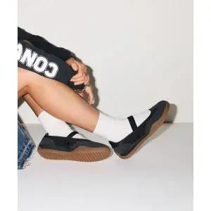 컨버스 런스타 트레이너 발레 플랫 블랙 A16251C 1641143