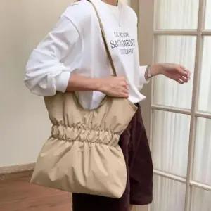 여성 패딩 가방 나일론 숄더 출근 데일리 백 베이지 패딩가방 가을가방 데일리 출근가방 겨울가방 숄더백