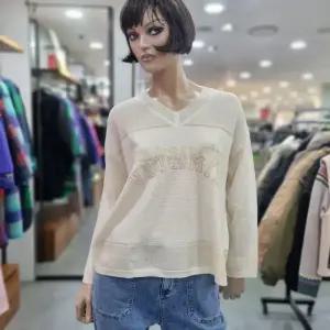 베네통/애플아울렛/메탈 레터링 풀오버 니트 BAKP17411