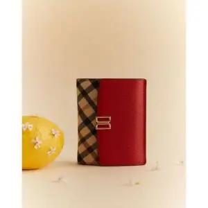 [NS홈쇼핑]DCWA5F408 닥스 [VICTORIA] 레드 체크배색 DD로고 2단 반지갑[35456329]