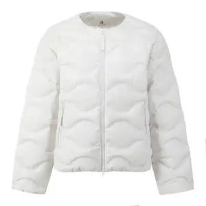 [롯데백화점]블랙야크 여성 웰딩 라운드넥 다운 자켓(1BYPASU502DU)